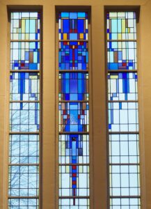 Glas-in-loodraam in de gereformeerde kerk, later Pelgrimskerk (foto: coll. HGOS)