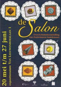 Poster van tentoonstelling 'De Salon', onderdeel van het archief van Marjon van Kan dat in 2025 werd verworven